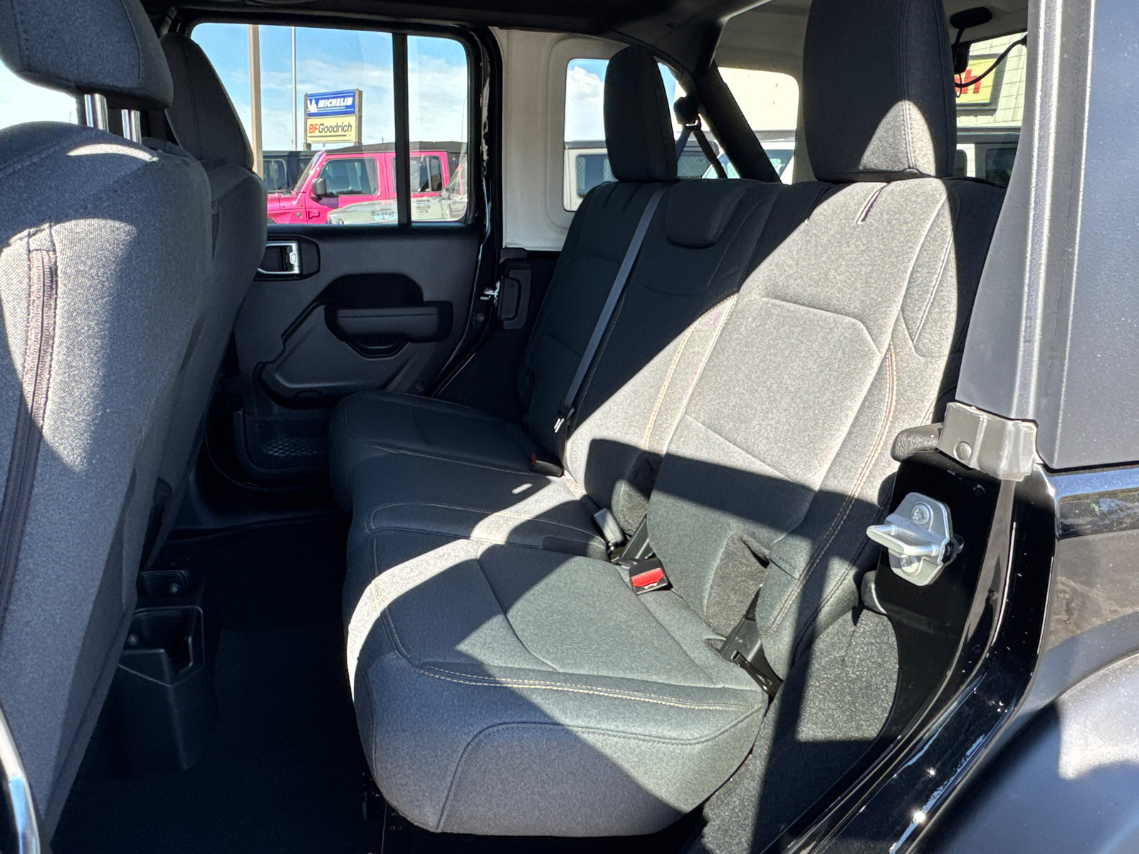 Used 2025 Jeep Wrangler Sport S image 6