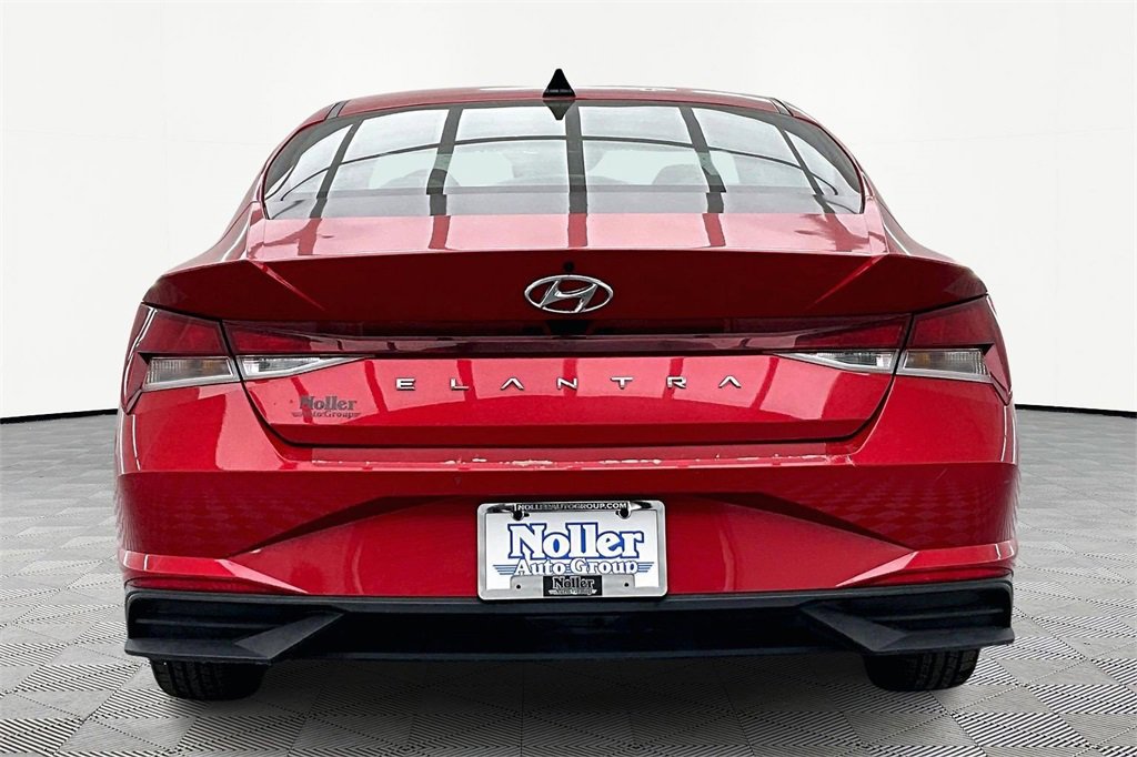 Used 2023 Hyundai Elantra SEL image 4