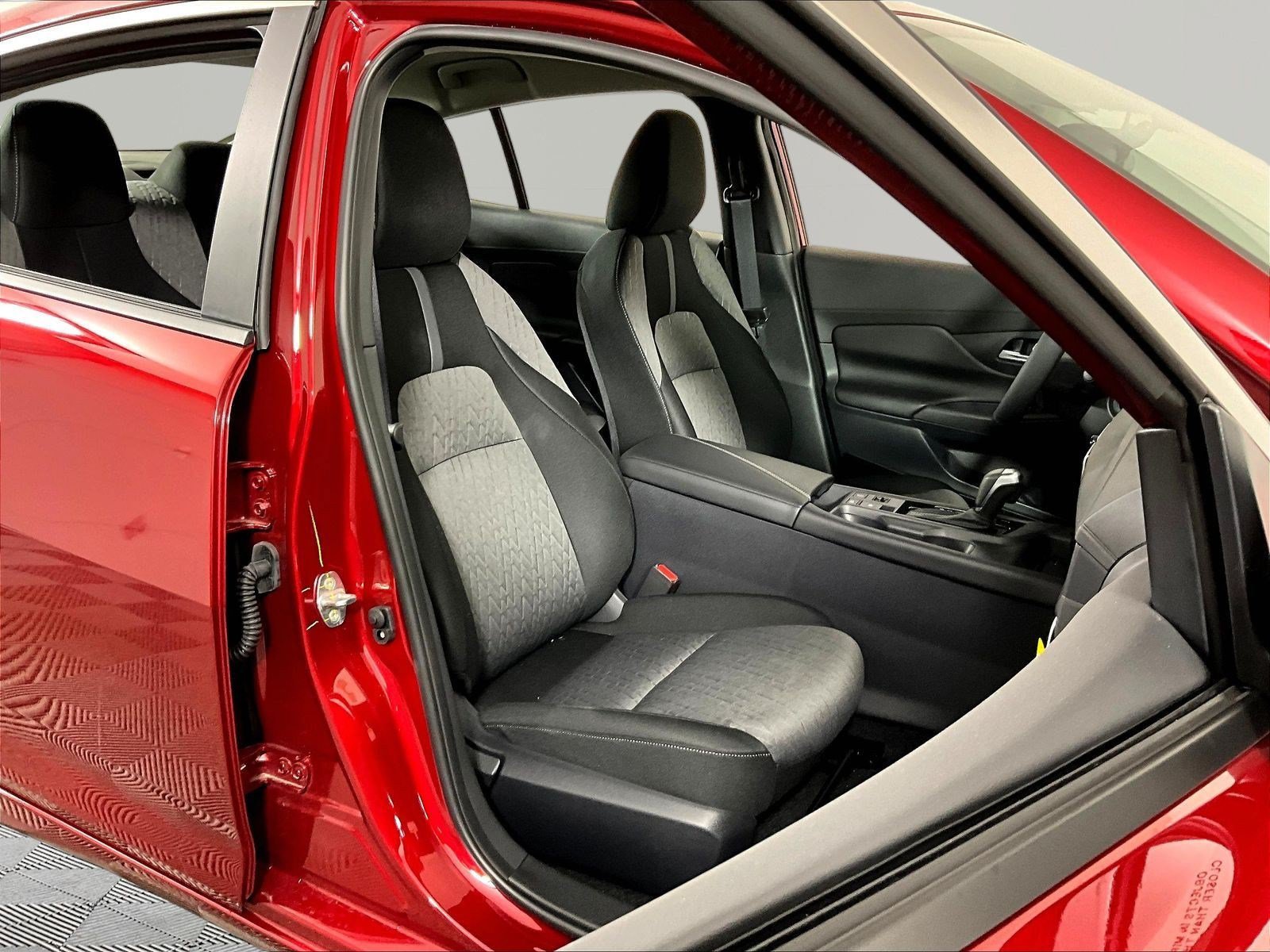 New 2026 Nissan Sentra SV w/ SV Convenience Package FWD image 18