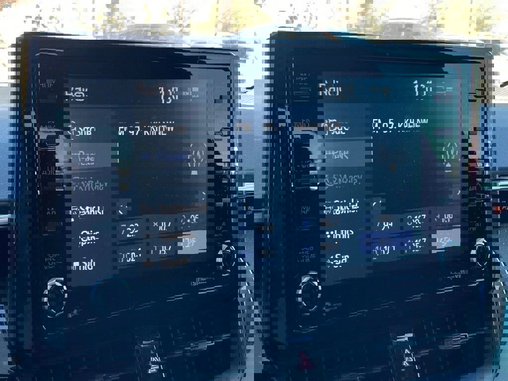 Used 2022 Toyota Corolla LE image 22