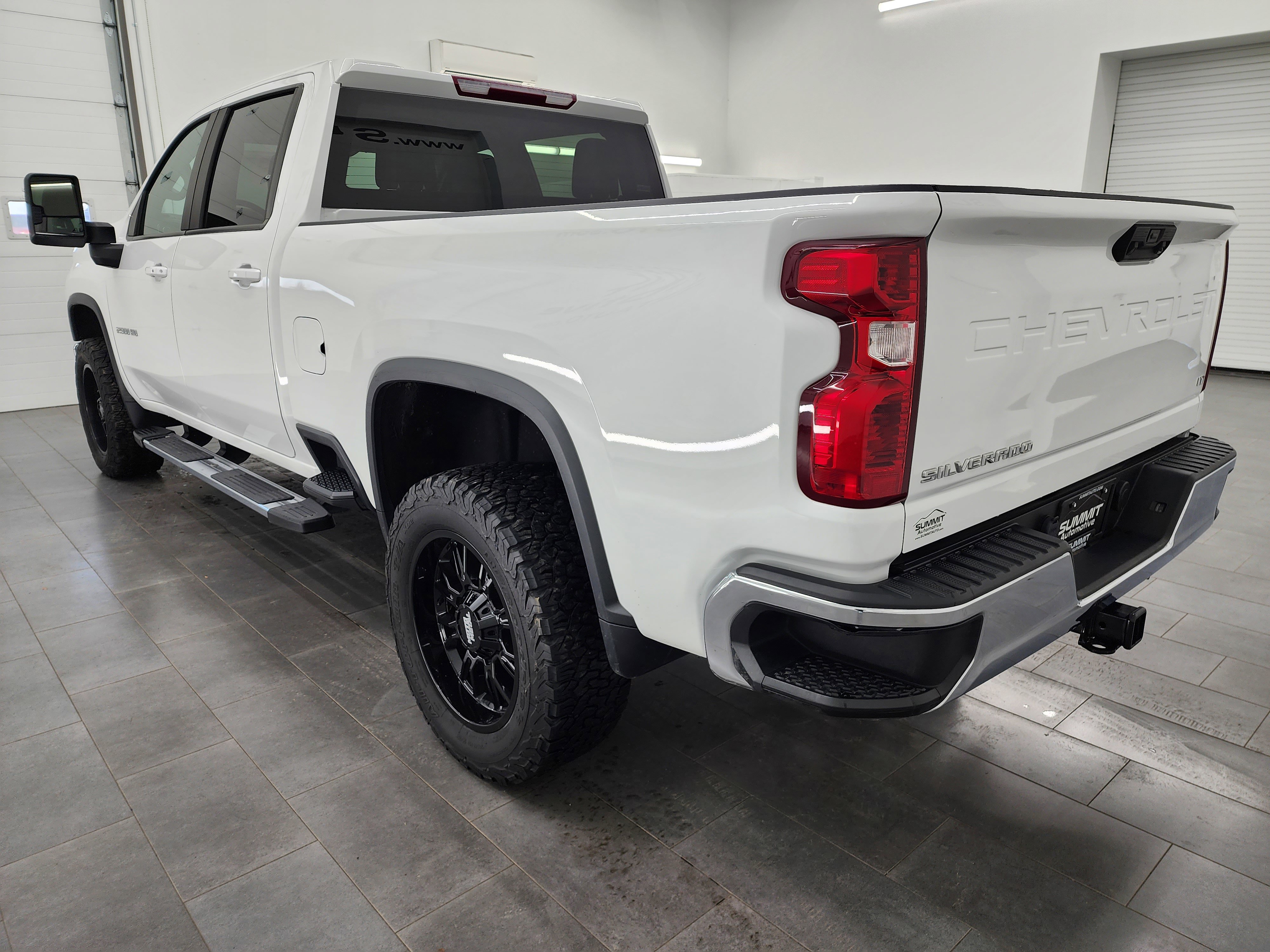 Used 2022 Chevrolet Silverado 2500 LT w/ Convenience Package image 6