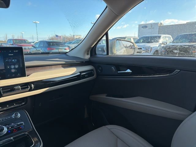 Used 2023 Lincoln Nautilus Reserve w/ Luxury Package image 17