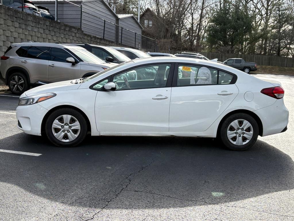 Used 2017 Kia Forte LX image 4