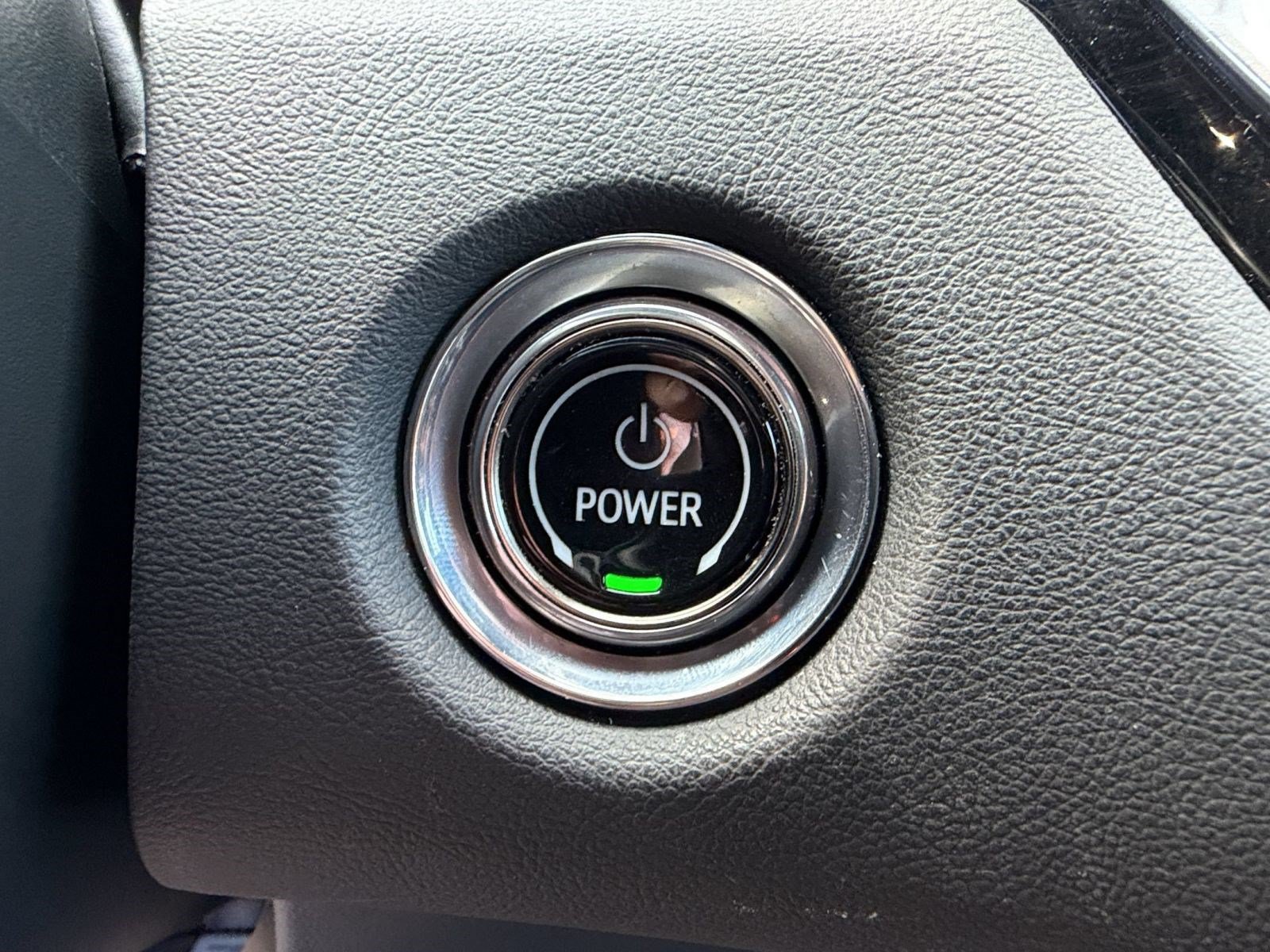 Used 2023 Cadillac Lyriq 2WD image 16