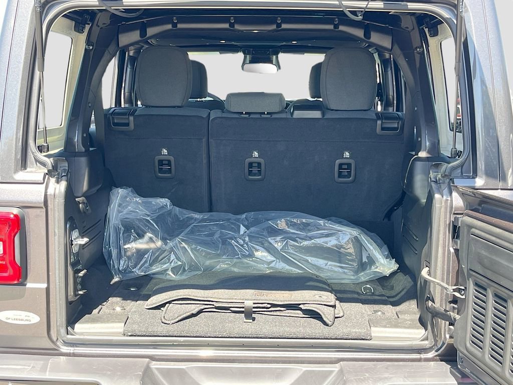 Certified 2025 Jeep Wrangler Unlimited Sahara w/ Safety Group image 24