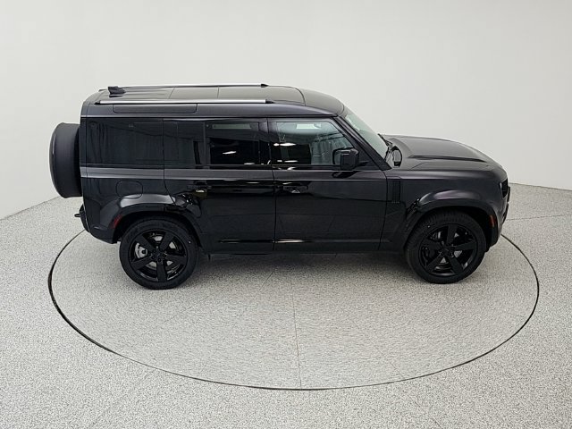 New 2026 Land Rover Defender 110 X-Dynamic SE AWD/4WD image 16