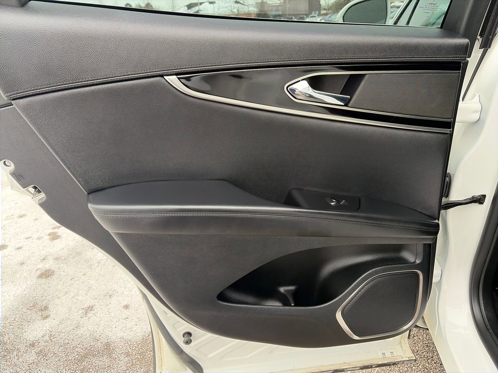 Used 2022 Lincoln Nautilus Standard w/ Premium Package image 30