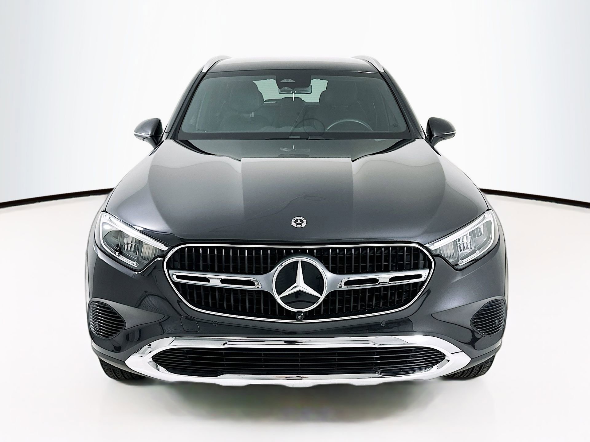Used 2026 Mercedes-Benz GLC 300 image 2