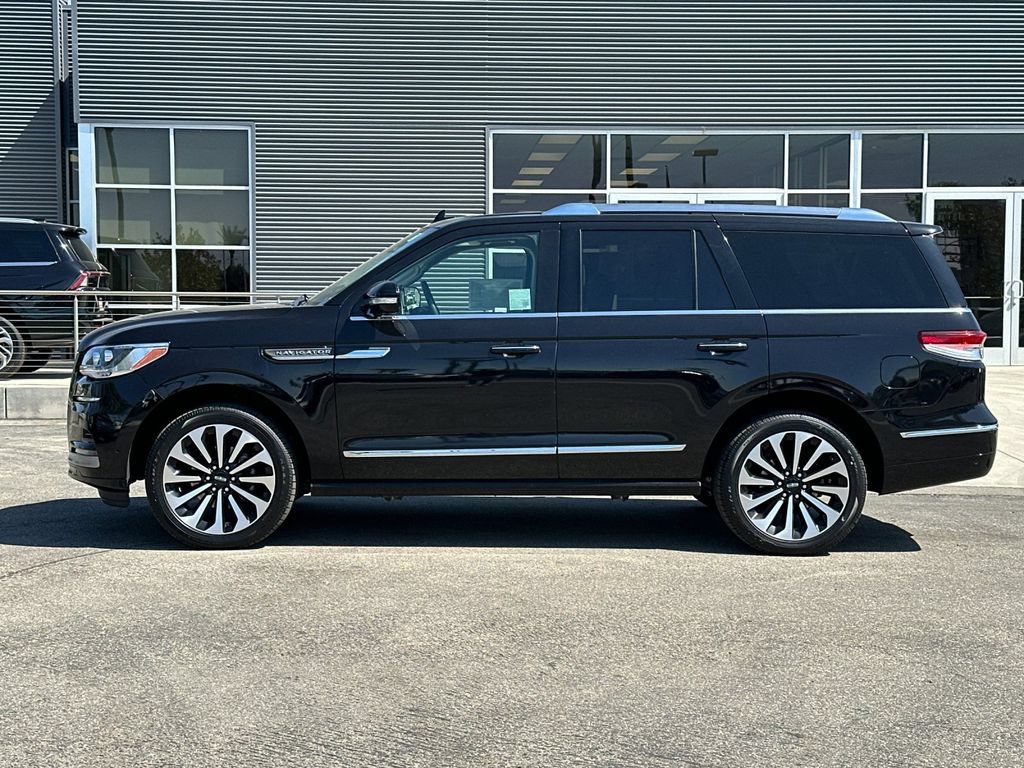 Certified 2024 Lincoln Navigator Reserve AWD/4WD image 6