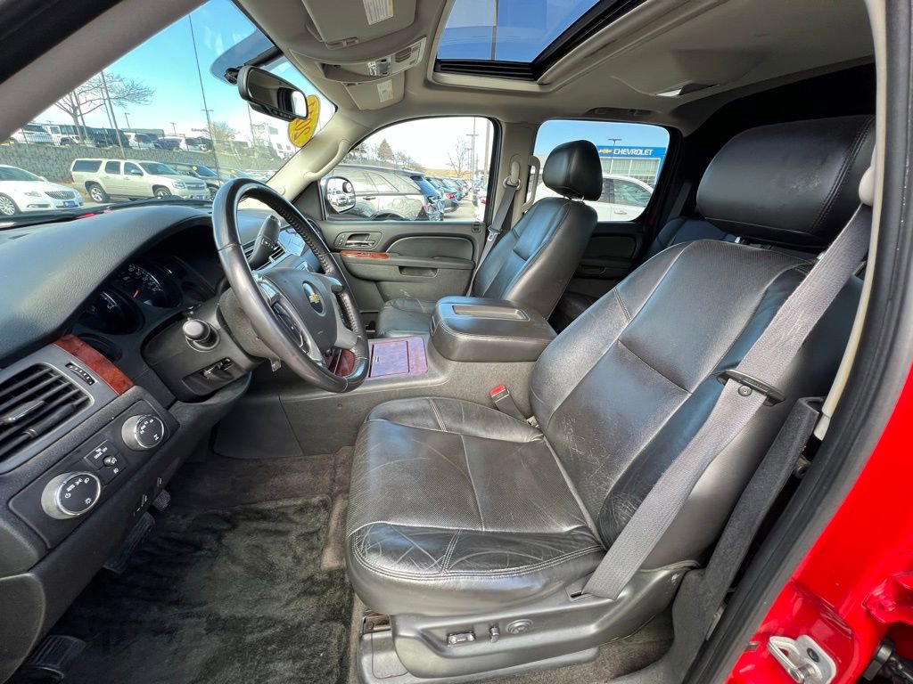 Used 2011 Chevrolet Avalanche LTZ image 17