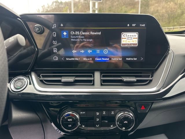 New 2026 Chevrolet Trax RS image 13