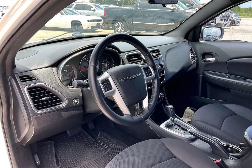 Used 2013 Chrysler 200 Touring w/ S Exterior Appearance Pkg FWD image 13