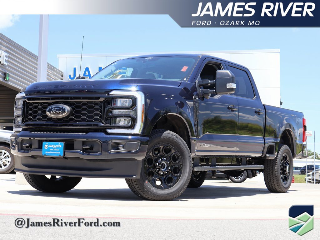 New 2025 Ford F350 XLT w/ Black Appearance Package