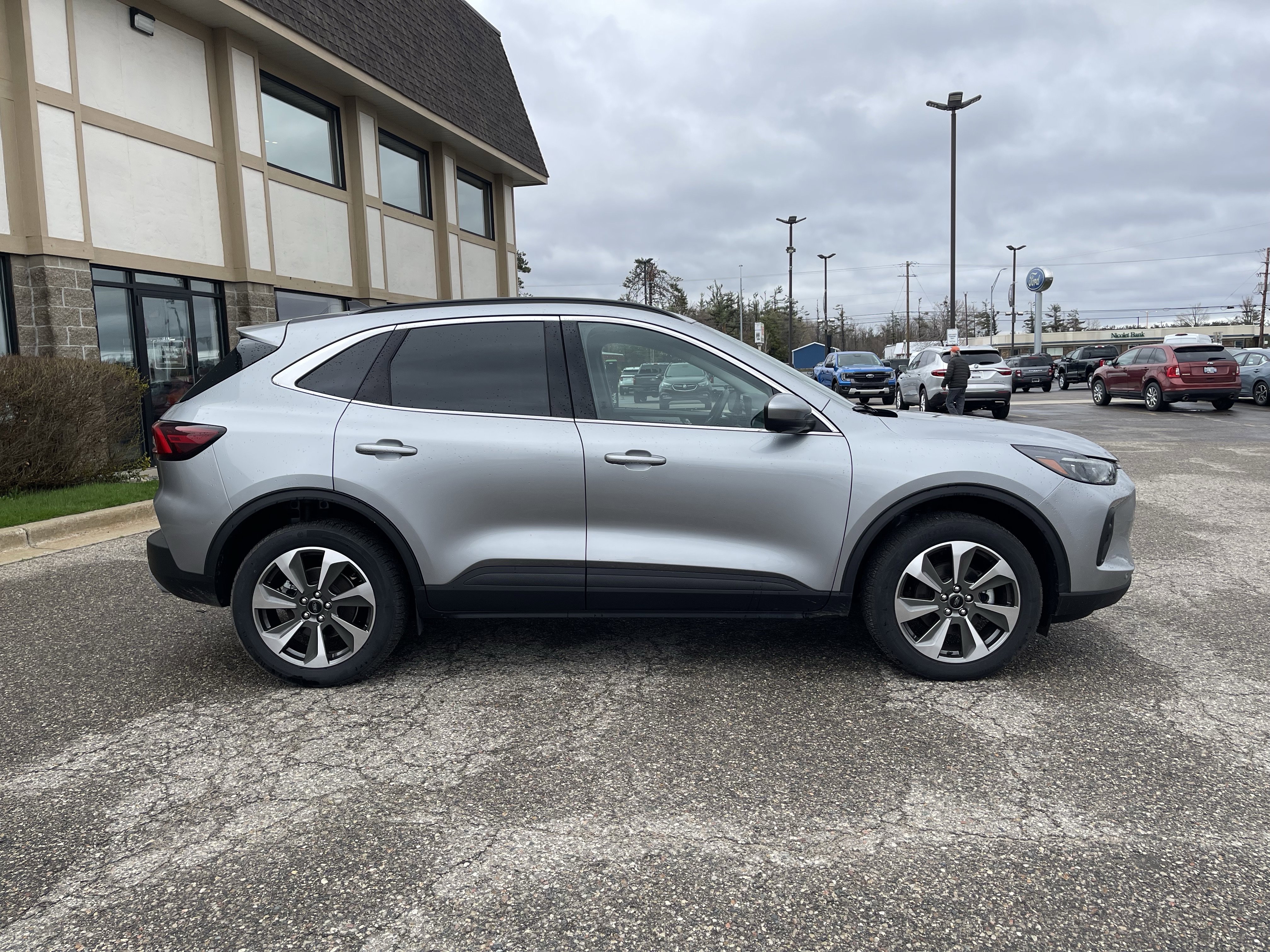 Certified 2024 Ford Escape Platinum AWD/4WD image 3