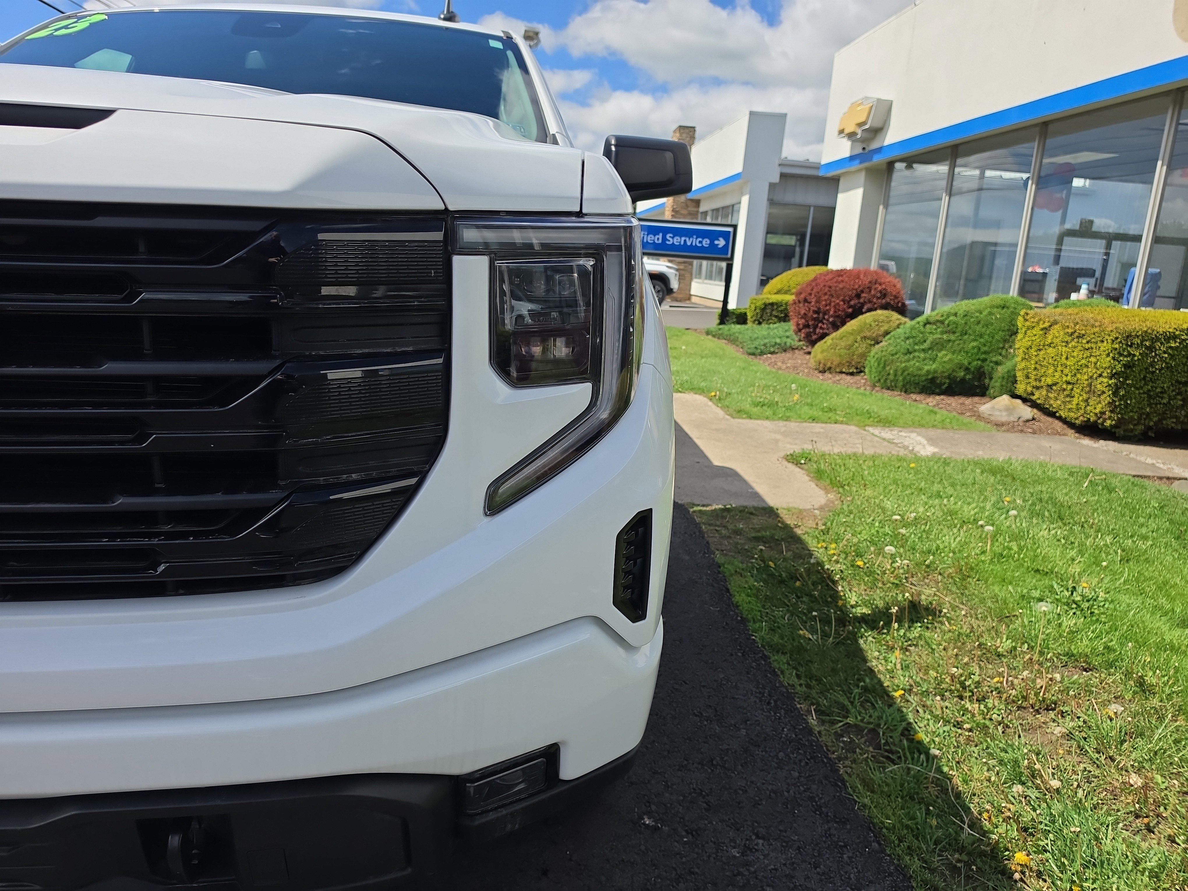 Used 2023 GMC Sierra 1500 Elevation RWD image 10