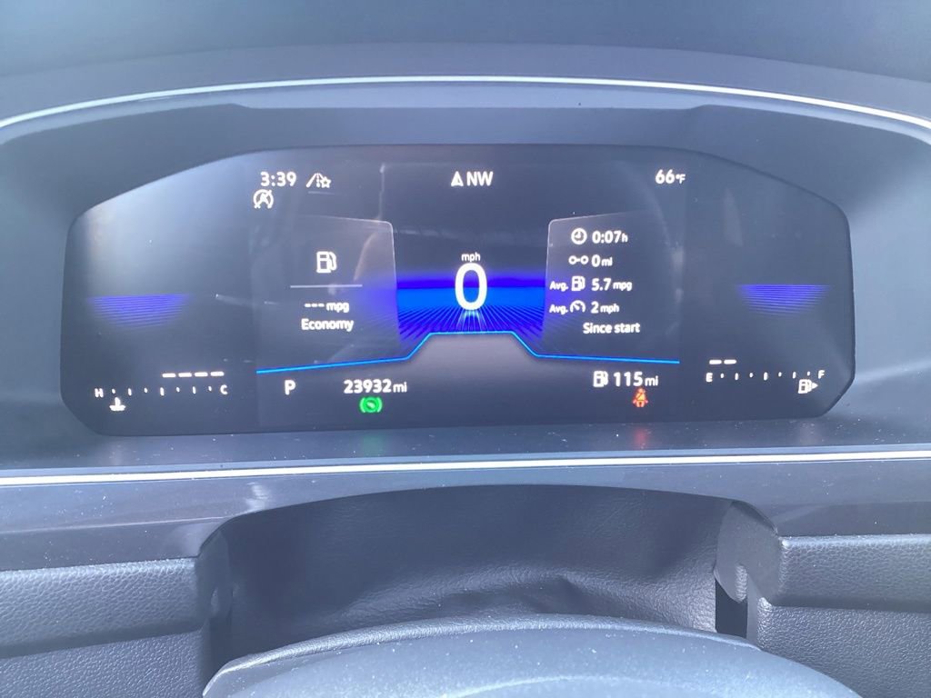 Used 2024 Volkswagen Tiguan SE R-Line image 20