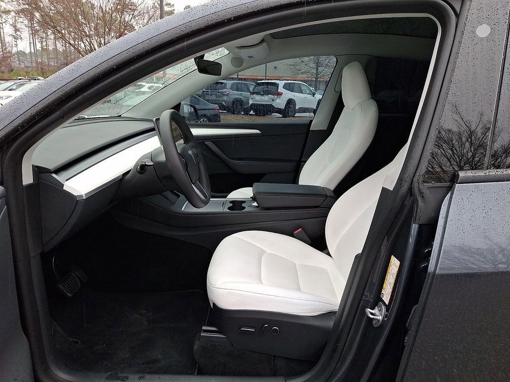 Used 2023 Tesla Model Y Long Range image 13