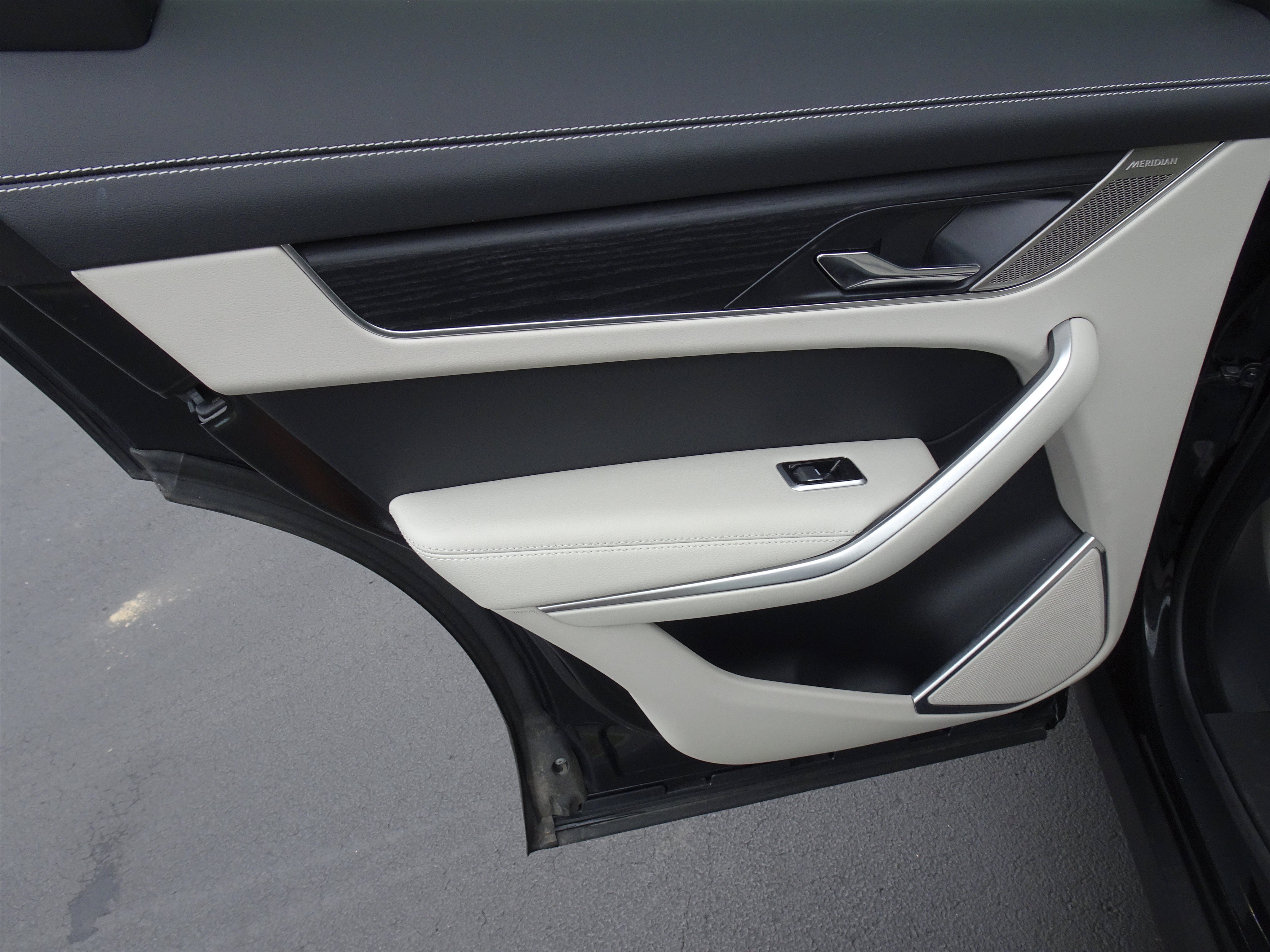 New 2025 Jaguar F-PACE R-Dynamic S AWD/4WD image 22