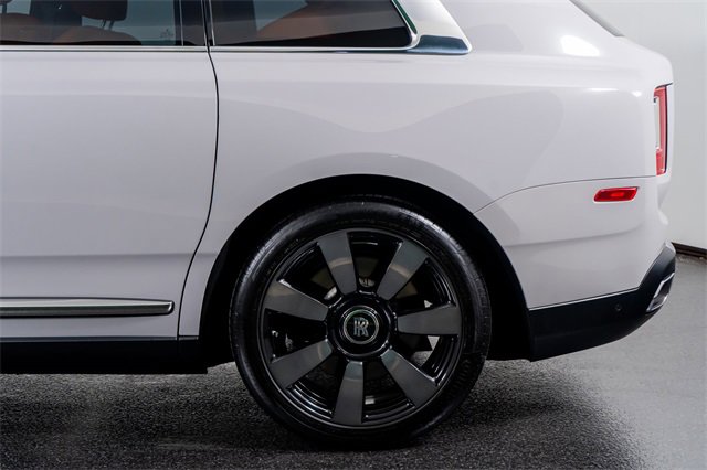 Used 2023 Rolls-Royce Cullinan image 17