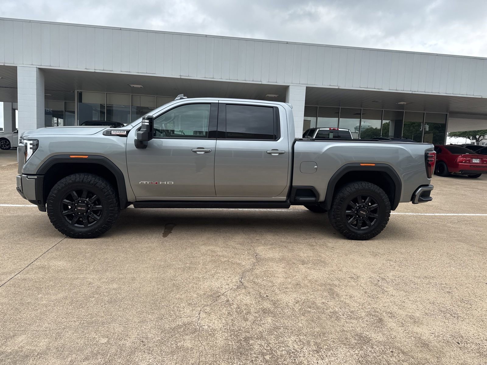 Used 2024 GMC Sierra 2500 AT4 w/ AT4 Premium Plus Package image 2
