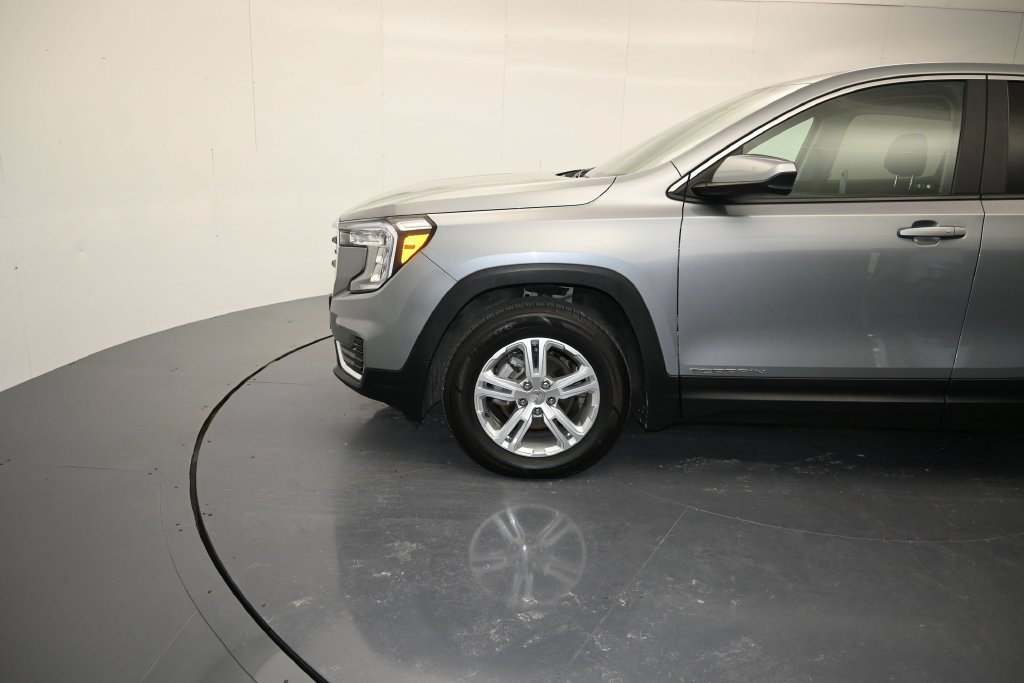 Used 2024 GMC Terrain SLE AWD/4WD image 9