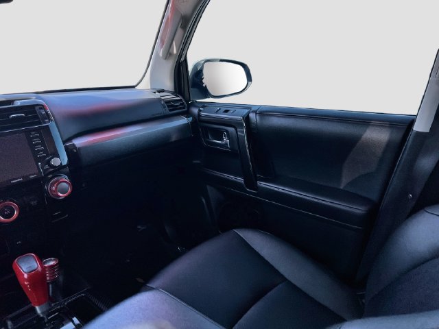 Used 2020 Toyota 4Runner TRD Off-Road Premium AWD/4WD image 22