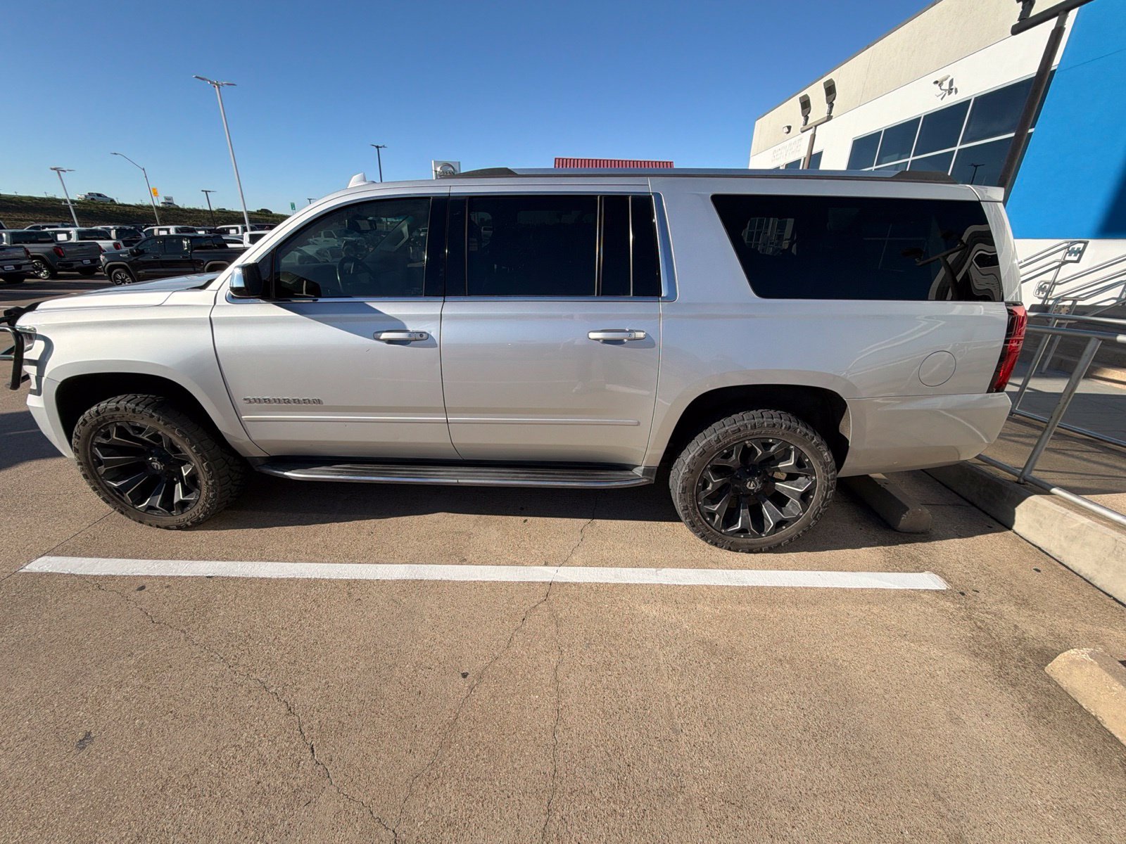 Used 2018 Chevrolet Suburban Premier AWD/4WD image 15