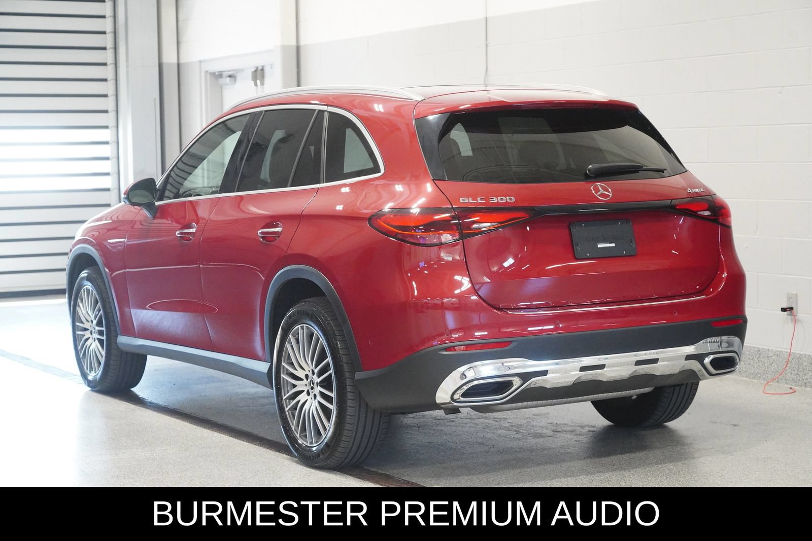 Used 2024 Mercedes-Benz GLC 300 4MATIC image 4