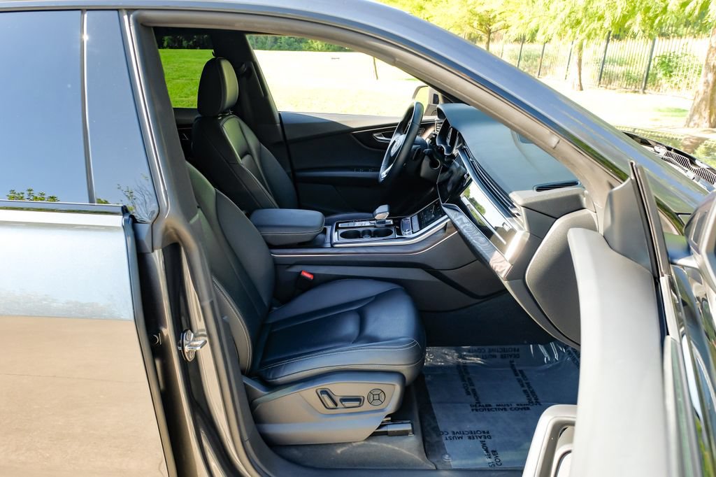 Used 2021 Audi Q8 Premium Plus AWD/4WD image 38