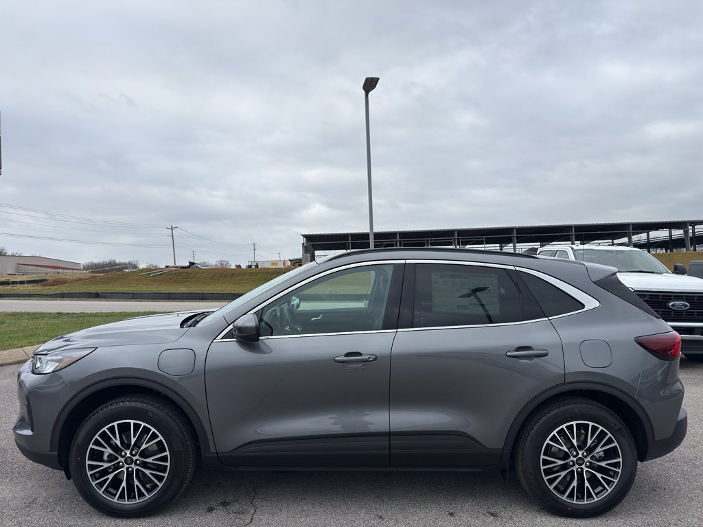 New 2026 Ford Escape SE w/ Class II Trailer Tow Package image 8