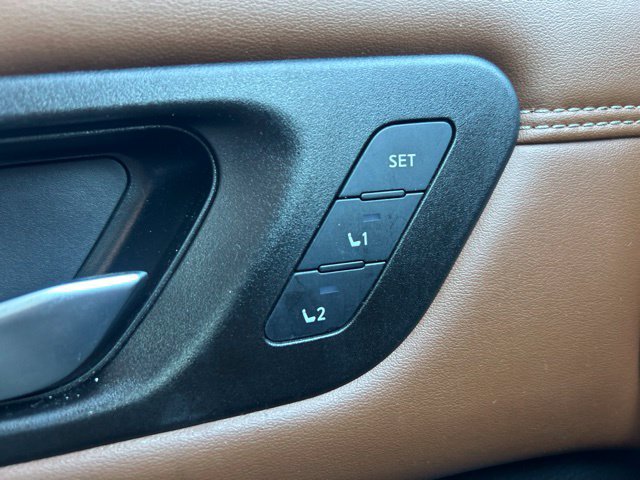 Used 2024 Nissan Pathfinder Platinum AWD/4WD image 16
