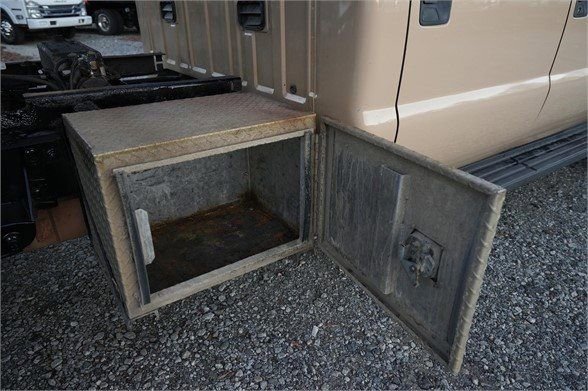 Used 2013 Ford F450 XL w/ Snow Plow Prep Pkg image 27