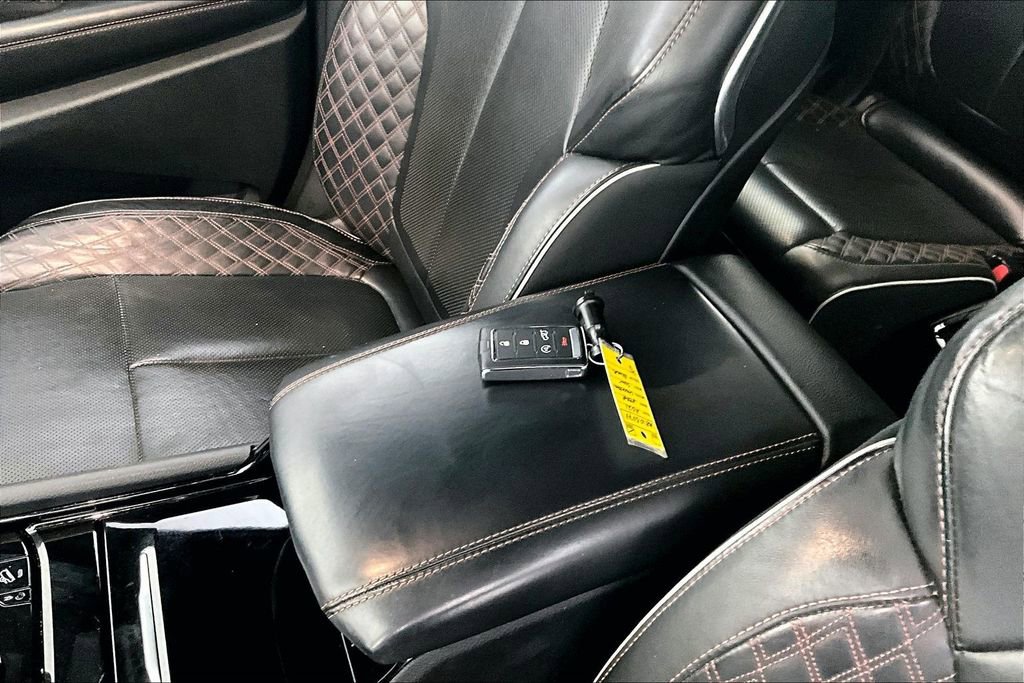 Used 2021 Jeep Grand Cherokee L Summit w/ Luxury Tech Group V image 13