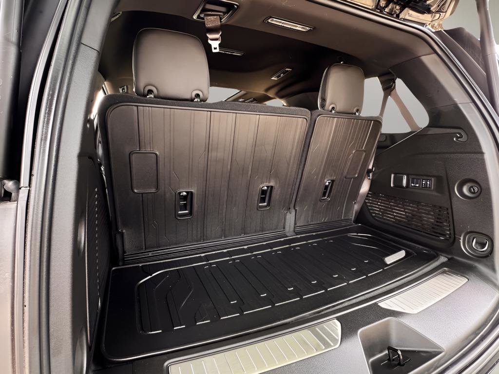 Used 2025 GMC Yukon AT4 Ultimate w/ LPO, Floor Liner Package image 33