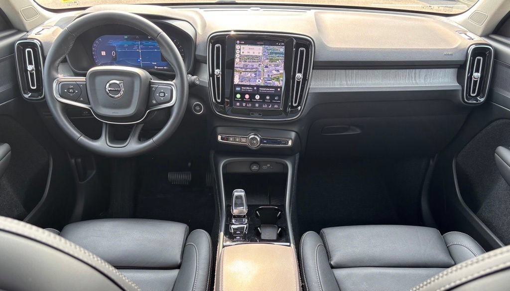 Certified 2026 Volvo XC40 B5 Plus w/ Climate Package AWD/4WD image 6
