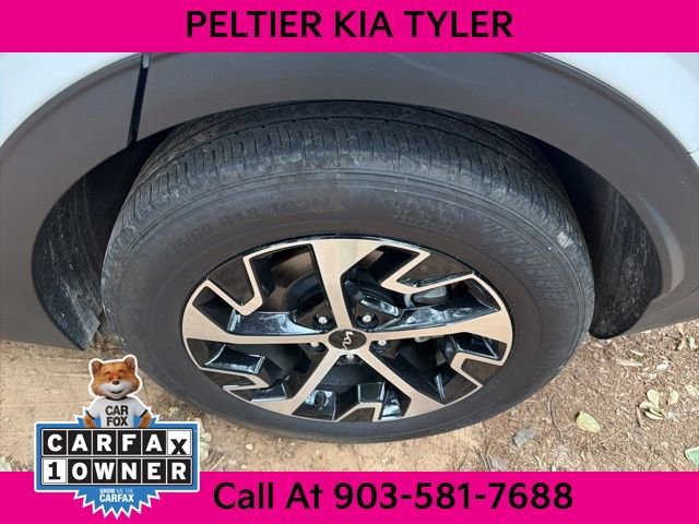 Certified 2025 Kia Sportage EX FWD image 9