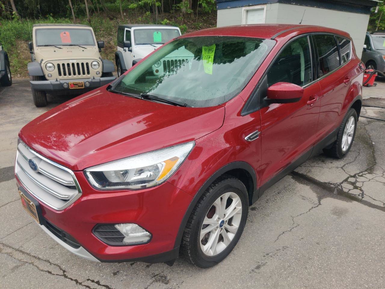 Used 2019 Ford Escape SE AWD/4WD image 2
