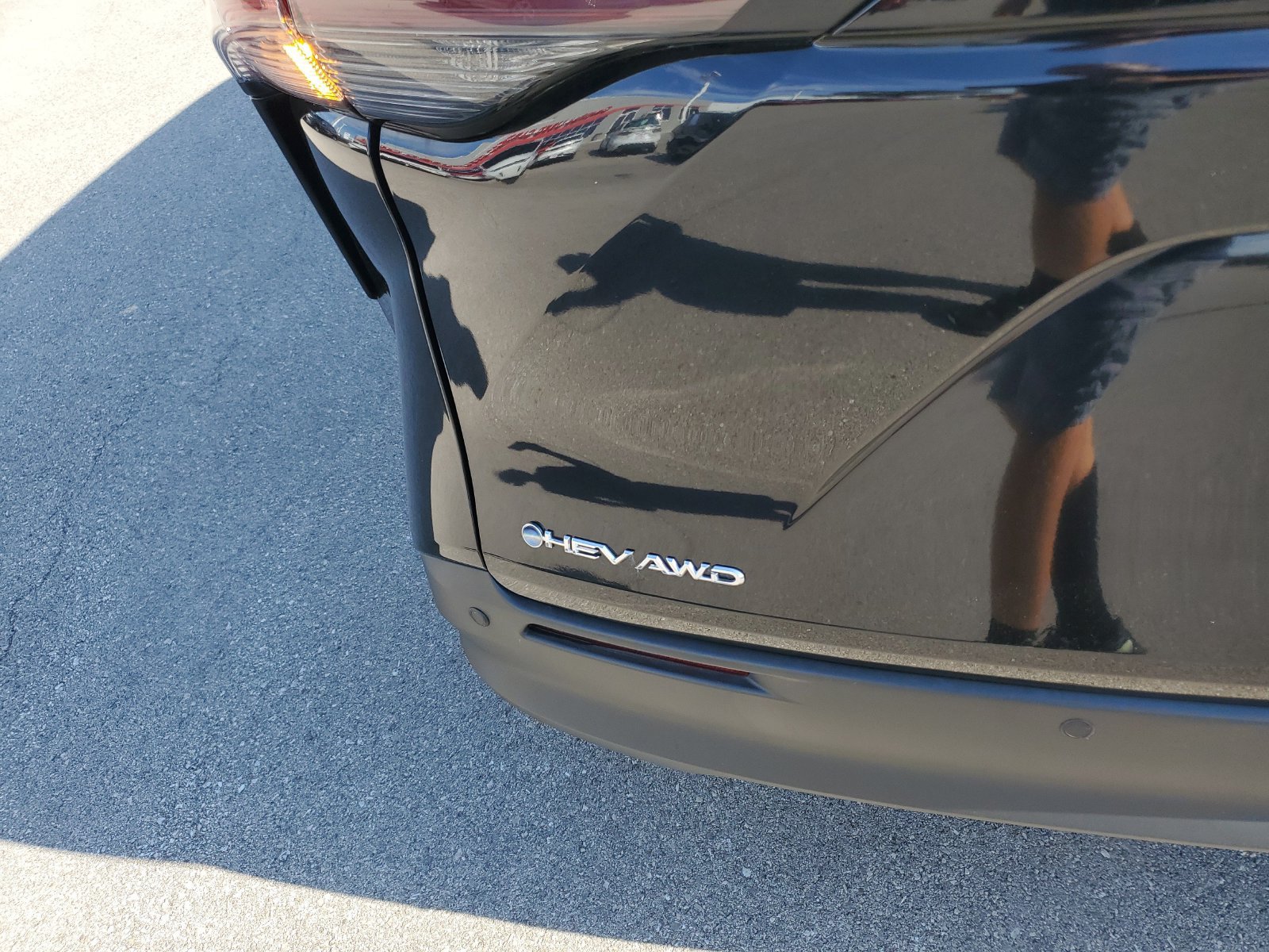 Certified 2025 Toyota Sienna XLE w/ XLE Plus Package AWD/4WD image 7