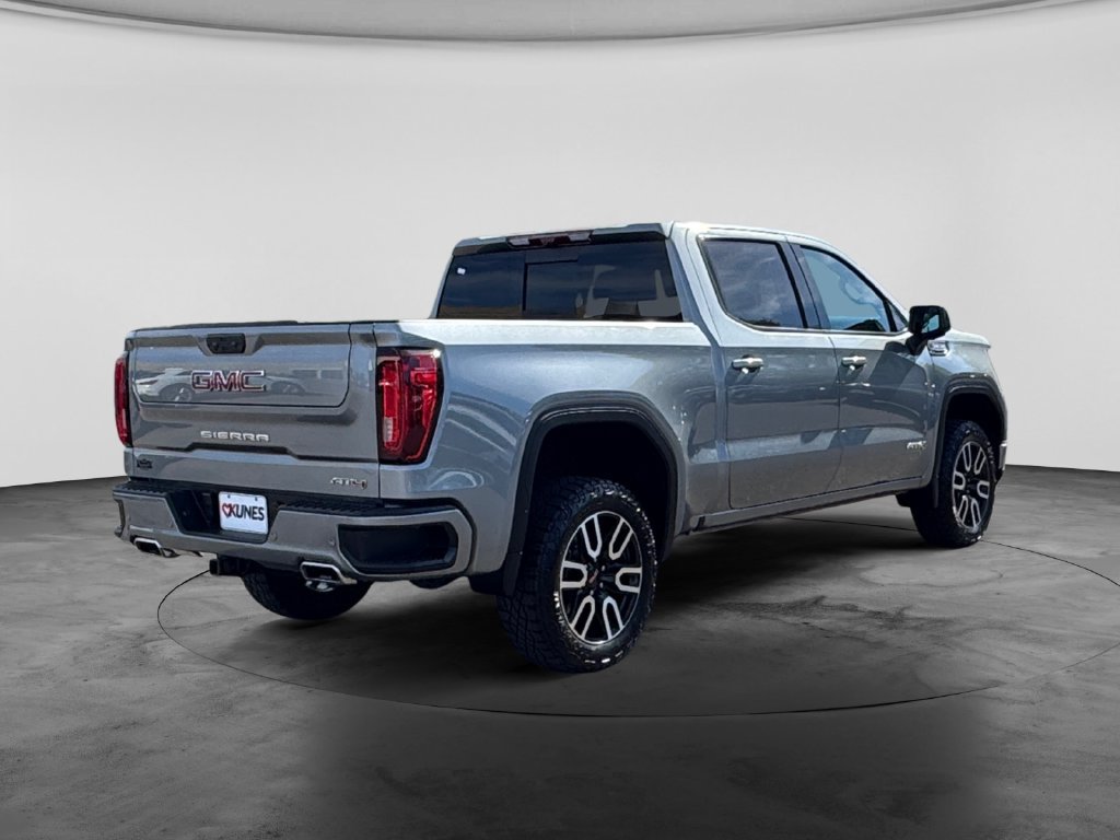 Used 2024 GMC Sierra 1500 AT4 w/ Technology Package AWD/4WD image 10