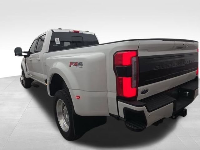 Used 2025 Ford F450 Platinum w/ FX4 Off-Road Package AWD/4WD image 5