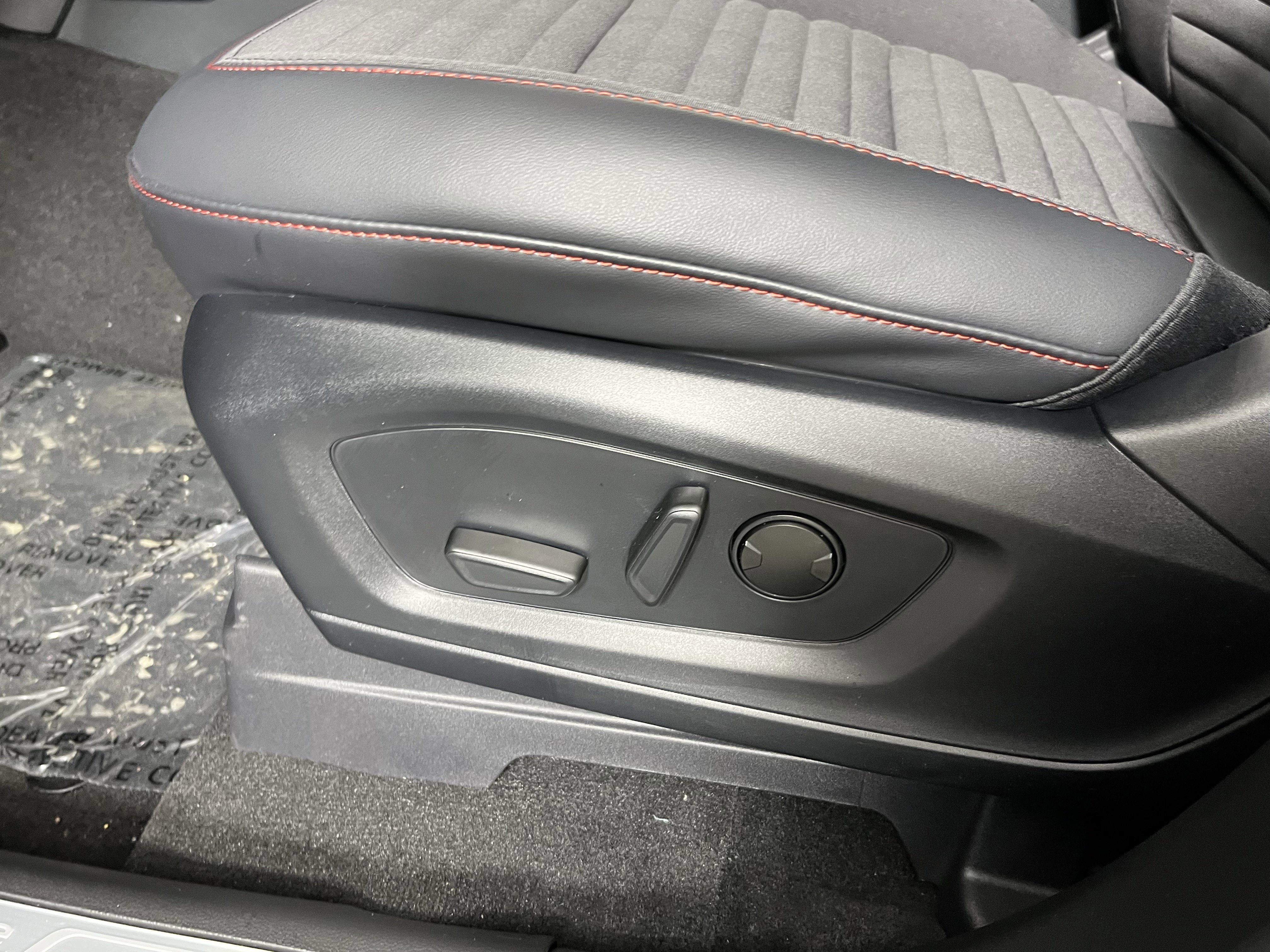 New 2026 Ford Explorer ST-Line w/ ST-Line Street Pack image 16