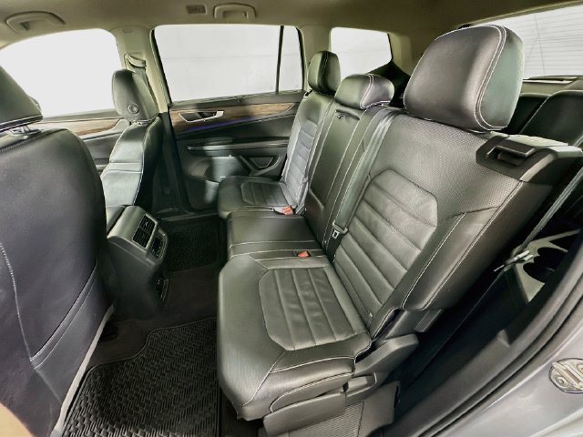 Used 2024 Volkswagen Atlas SEL AWD/4WD image 26