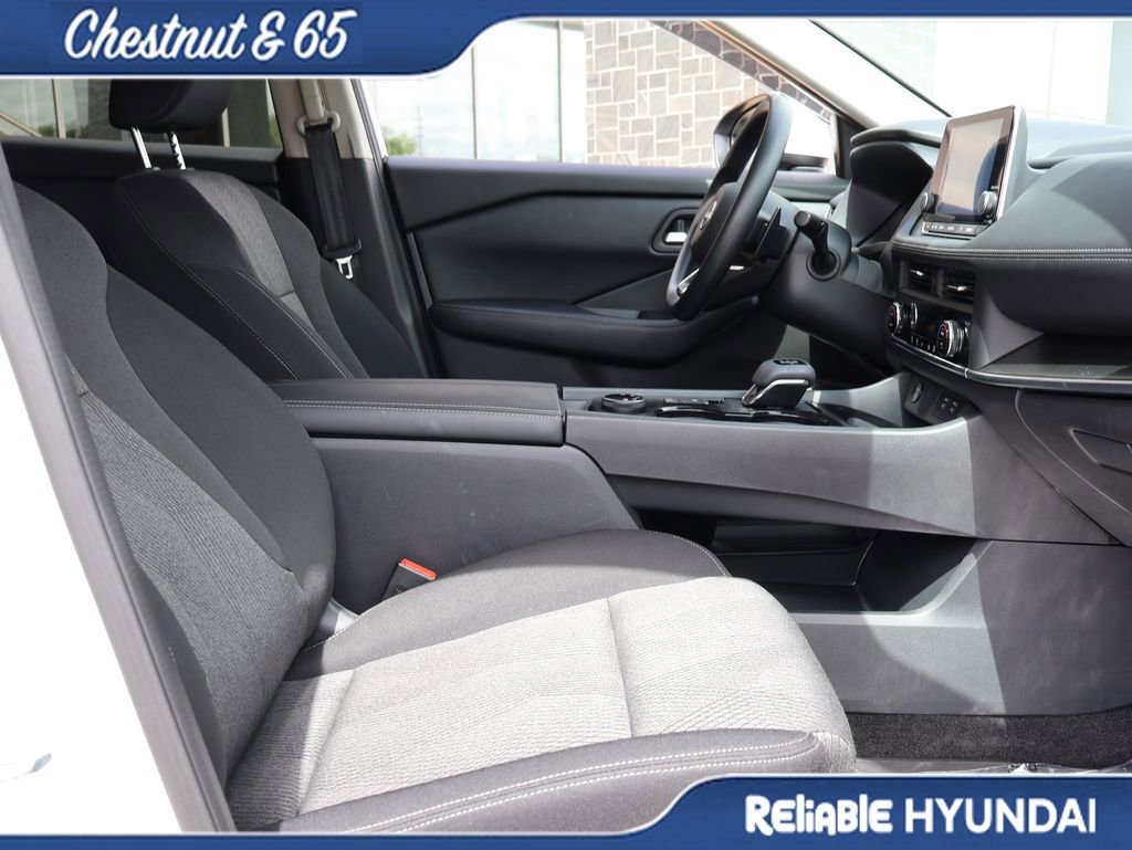 Used 2024 Nissan Rogue SV AWD/4WD image 10