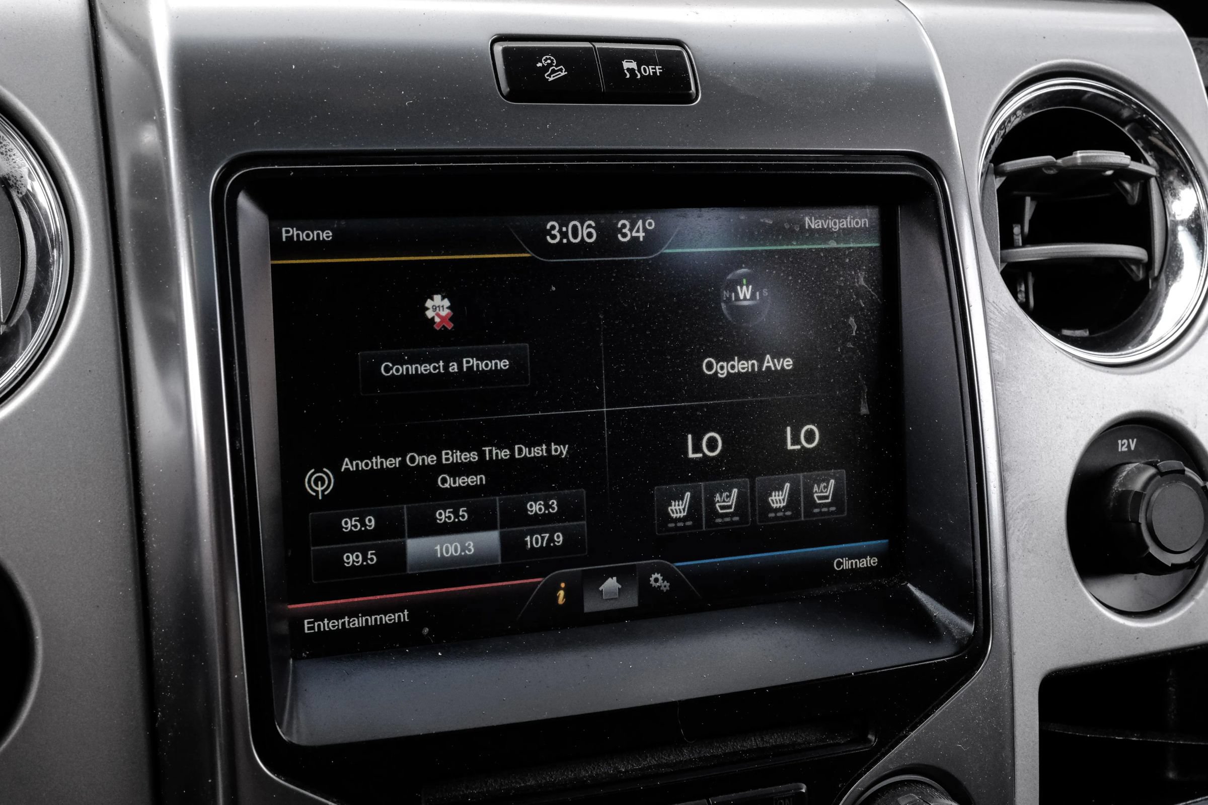 Used 2014 Ford F150 FX4 w/ Equipment Group 402A Luxury AWD/4WD image 30