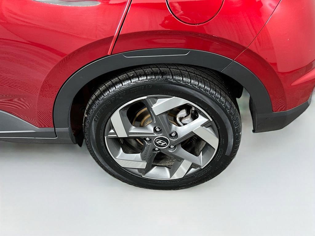 Certified 2023 Hyundai Venue Limited w/ Cargo Package FWD image 25