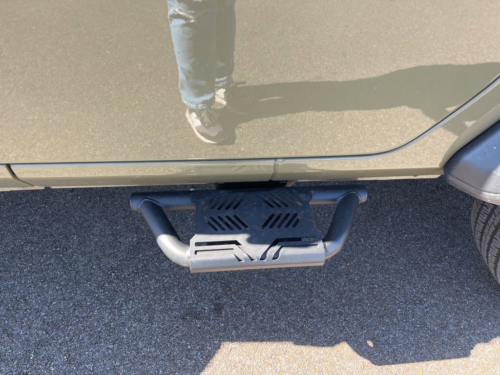 Used 2025 Jeep Wrangler Sport image 45