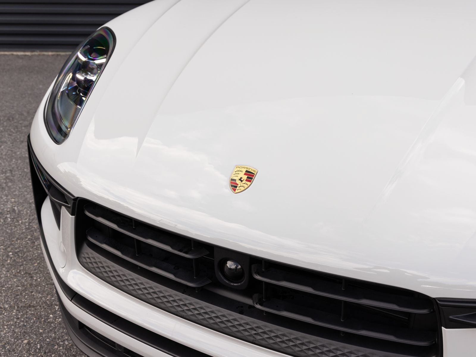 New 2025 Porsche Macan AWD/4WD image 10