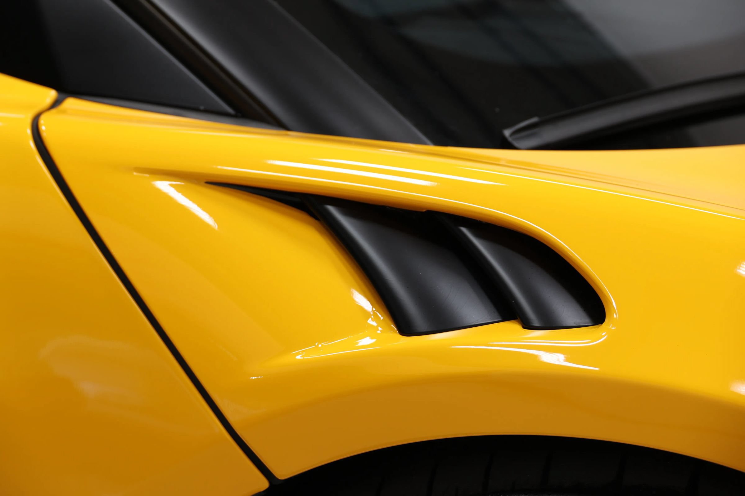 Used 2023 McLaren Artura RWD image 85