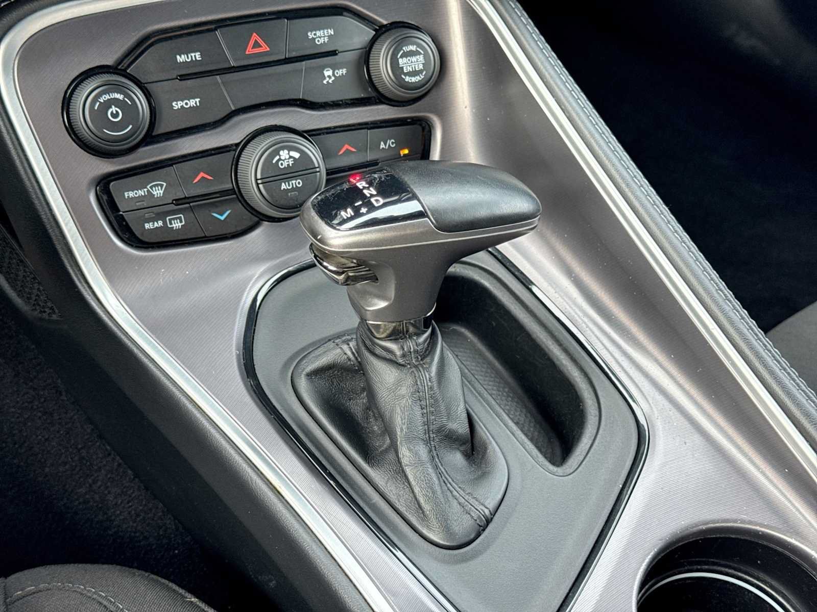 Used 2020 Dodge Challenger SXT RWD image 30