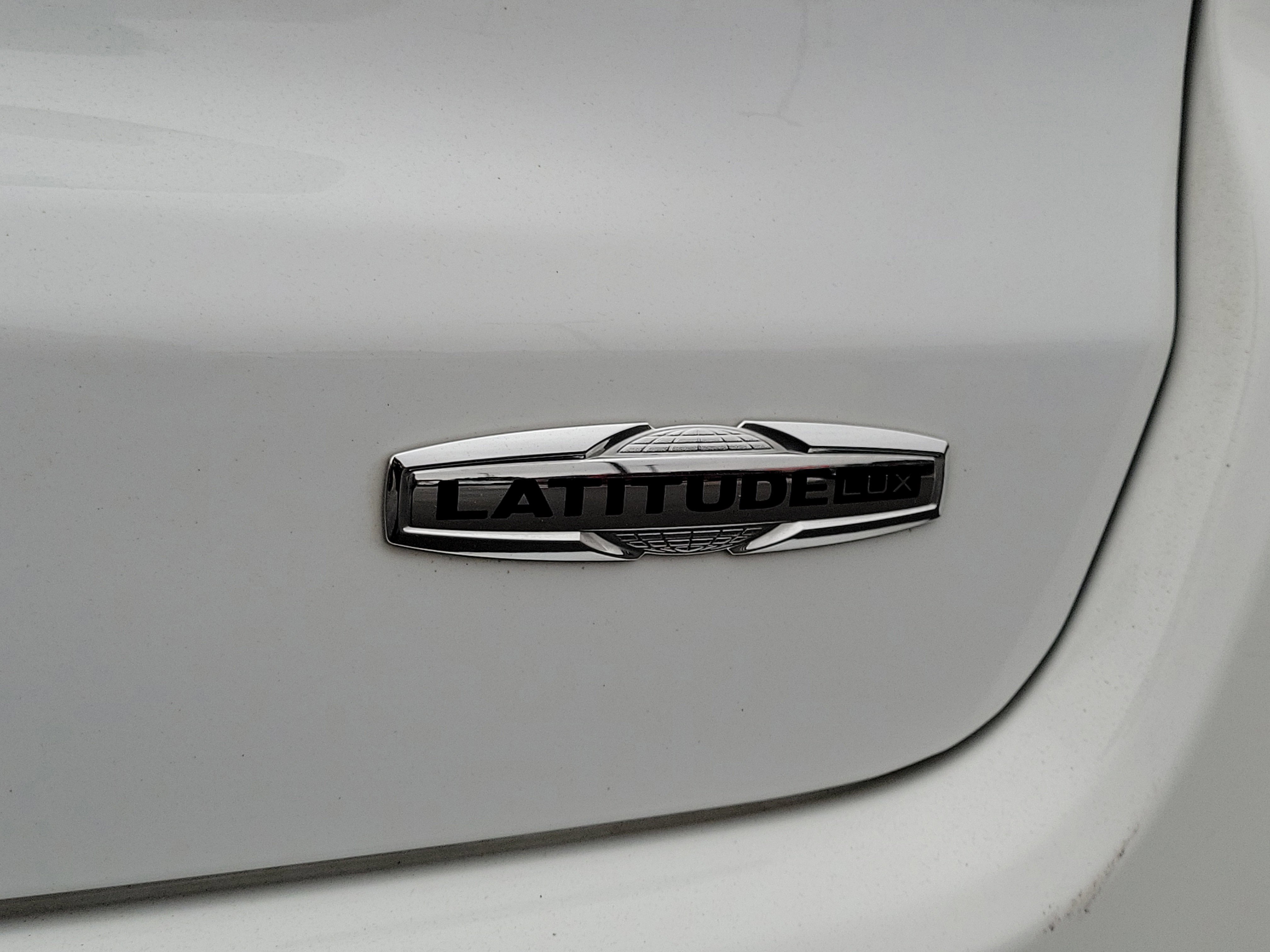 Used 2023 Jeep Compass Latitude image 7